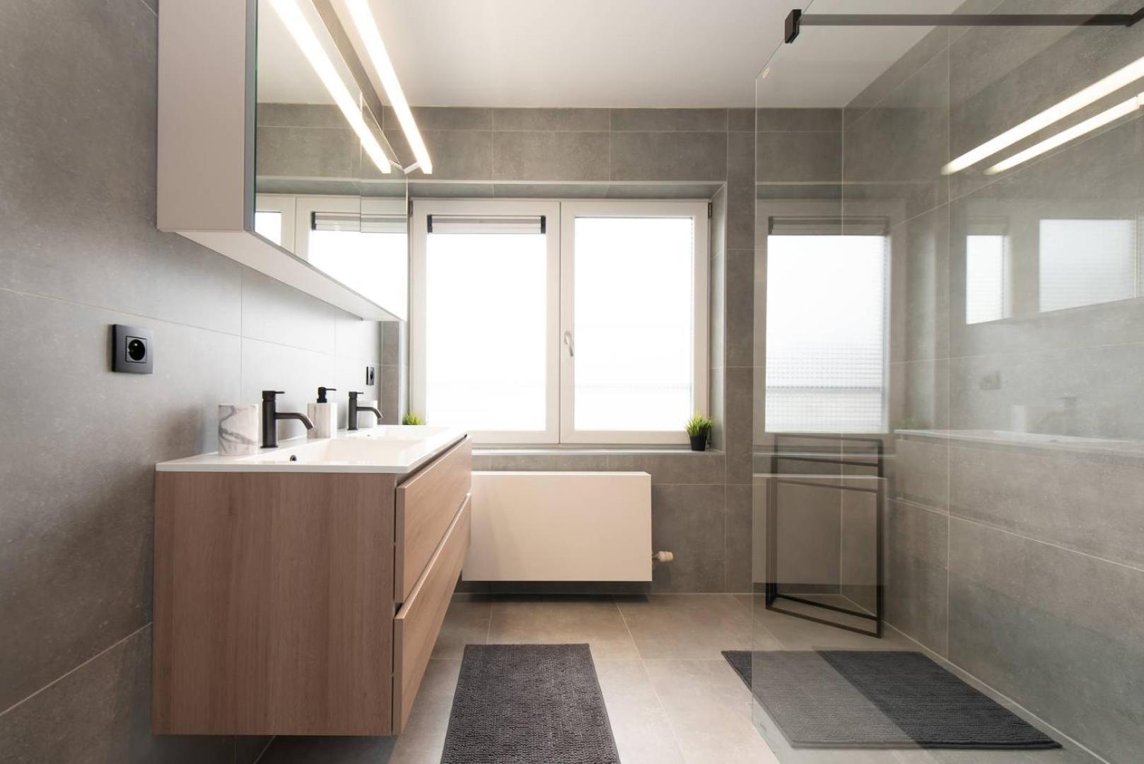 Luxueus, Ruim Appartement Op 350M Van Het Strand 오스텐드 외부 사진